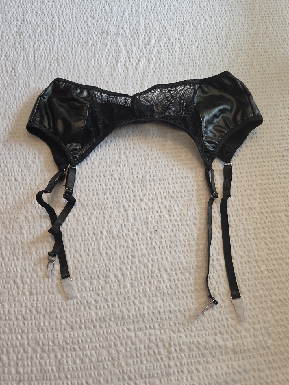 ROMWE Black Lace & Faux Leather Garter Belt L